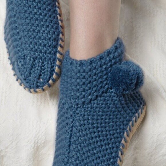 Hand Knitted Snowflake Slipper Booties Women Size 6/7 Small/Med Lined Blue - Picture 8 of 11